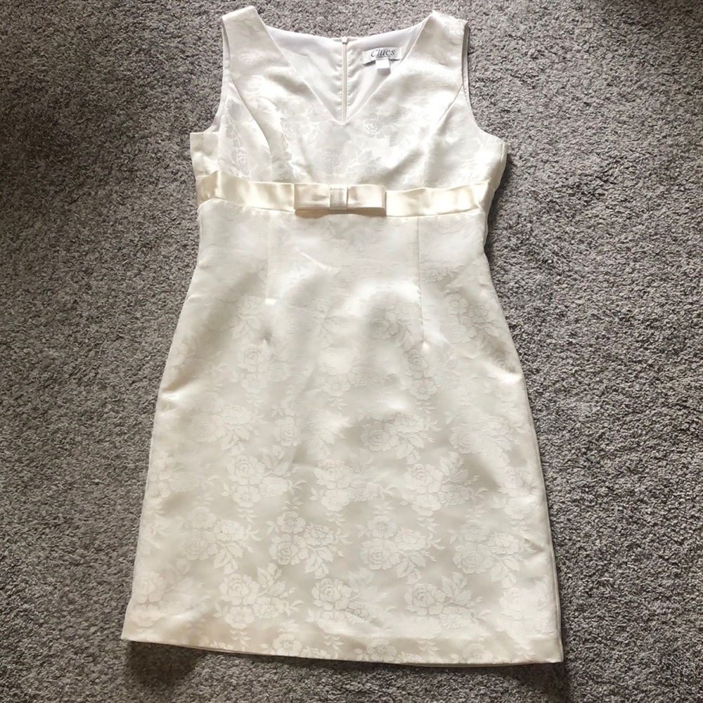 White Floral Jacquard Sleeveless Dress with Bow